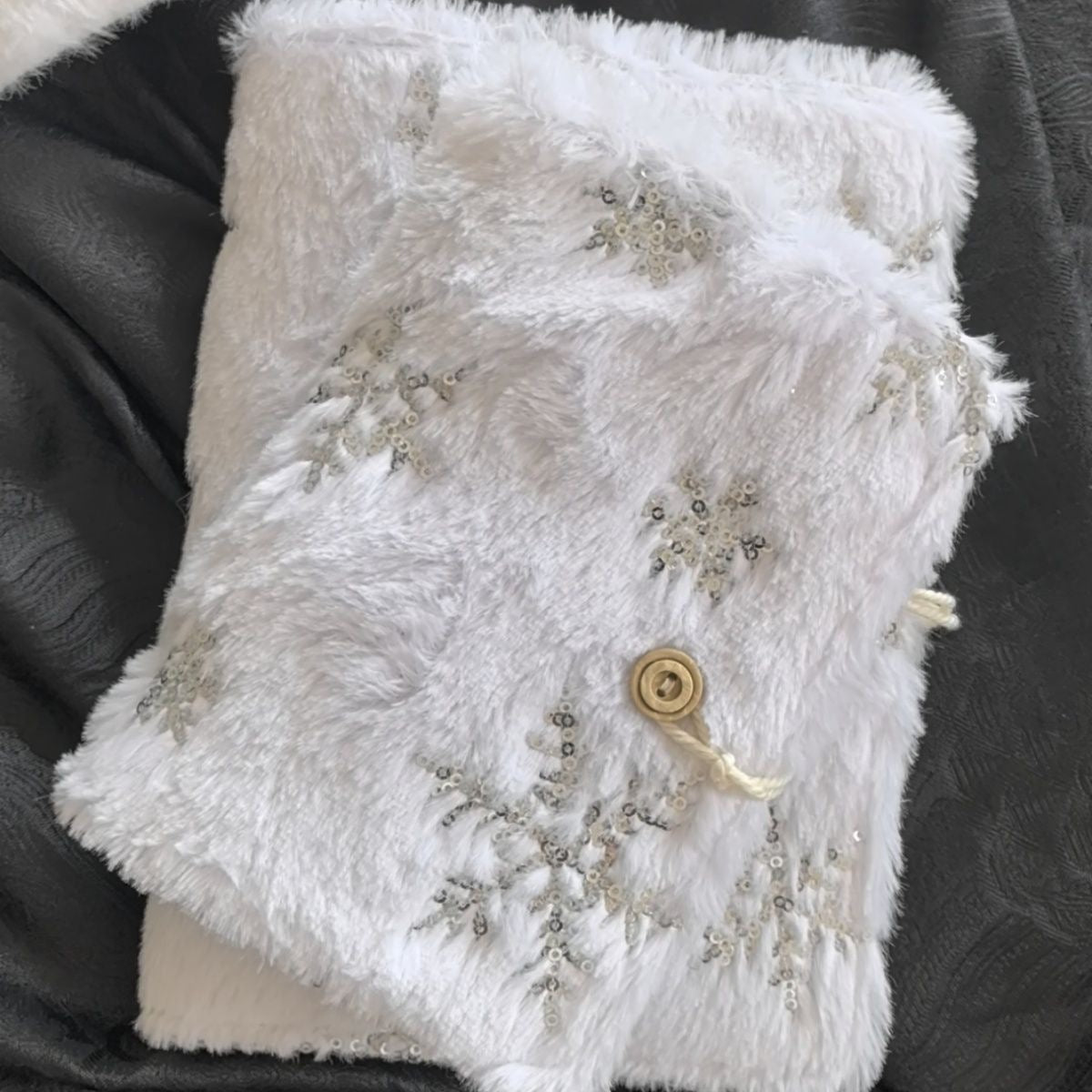 #04005 Furry Snowflakes Journal Book