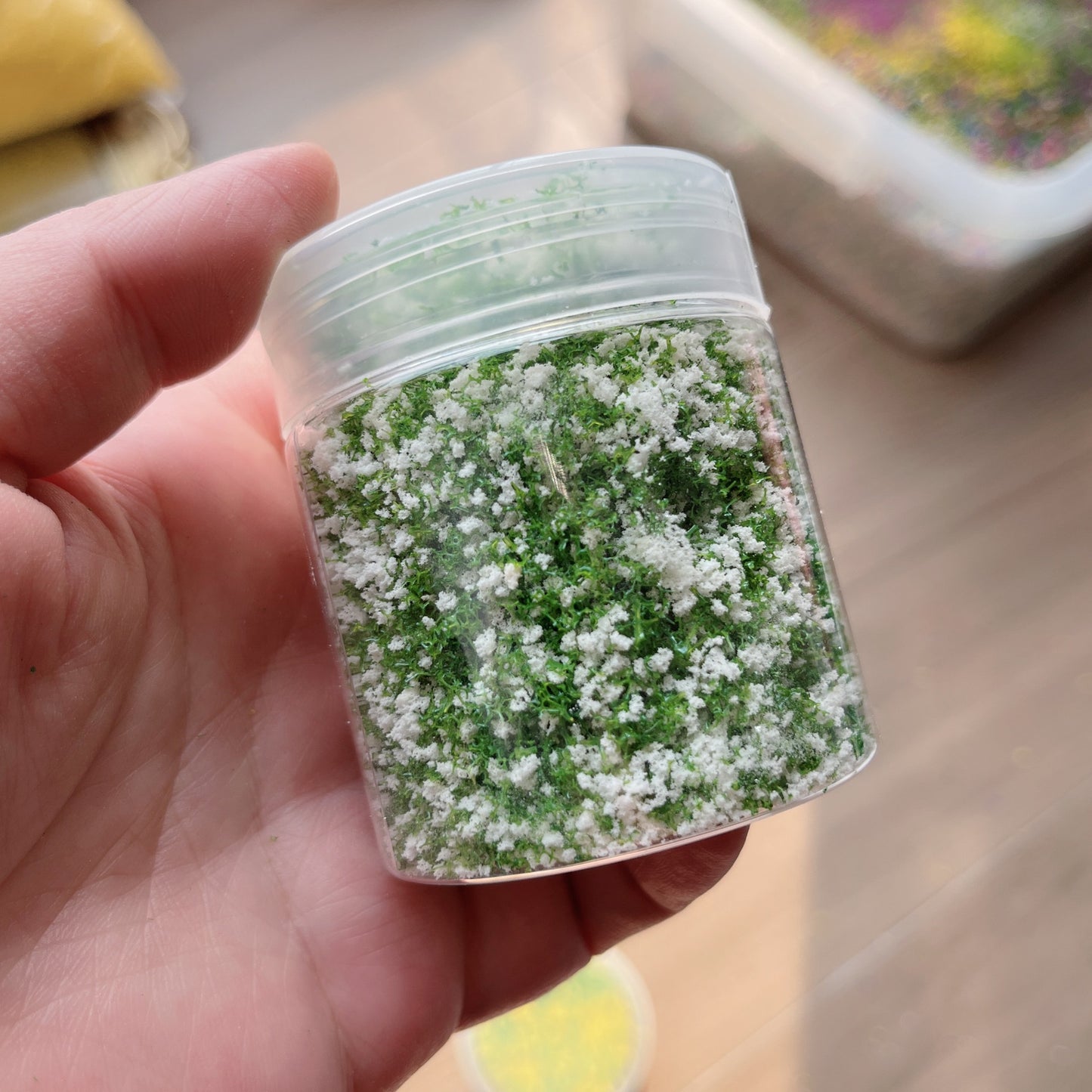 #05005 Bottled Colorful Tree Powder
