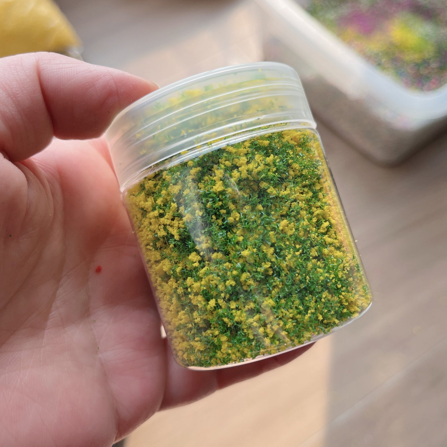 #05005 Bottled Colorful Tree Powder